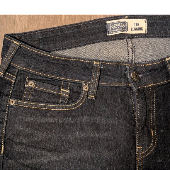 Signature by Levi Strauss The Legging Jeans, Mid Rise Dark  - Size 10 (Like New) - Picture 6 of 14
